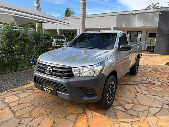 TOYOTA HILUX 2.8 D-4D TURBO DIESEL CS 4X4 MANUAL